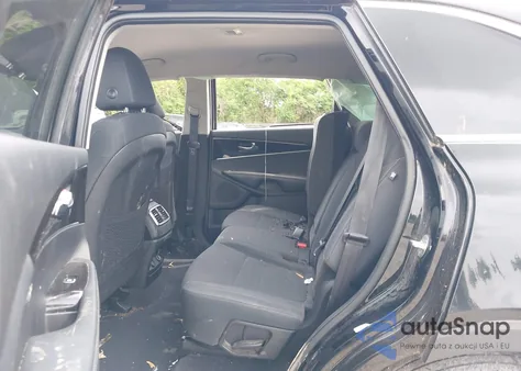 2019 Kia Sorento 2.4L Lx из США, поврежденный, VIN 5XYPGDA38KG566219